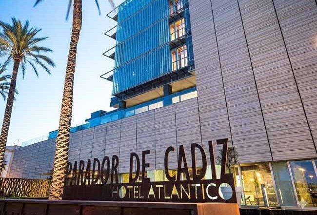 parador-cadiz-hotel-facade-seafront.