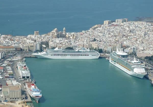 view from Cadiz cruise port to city centre